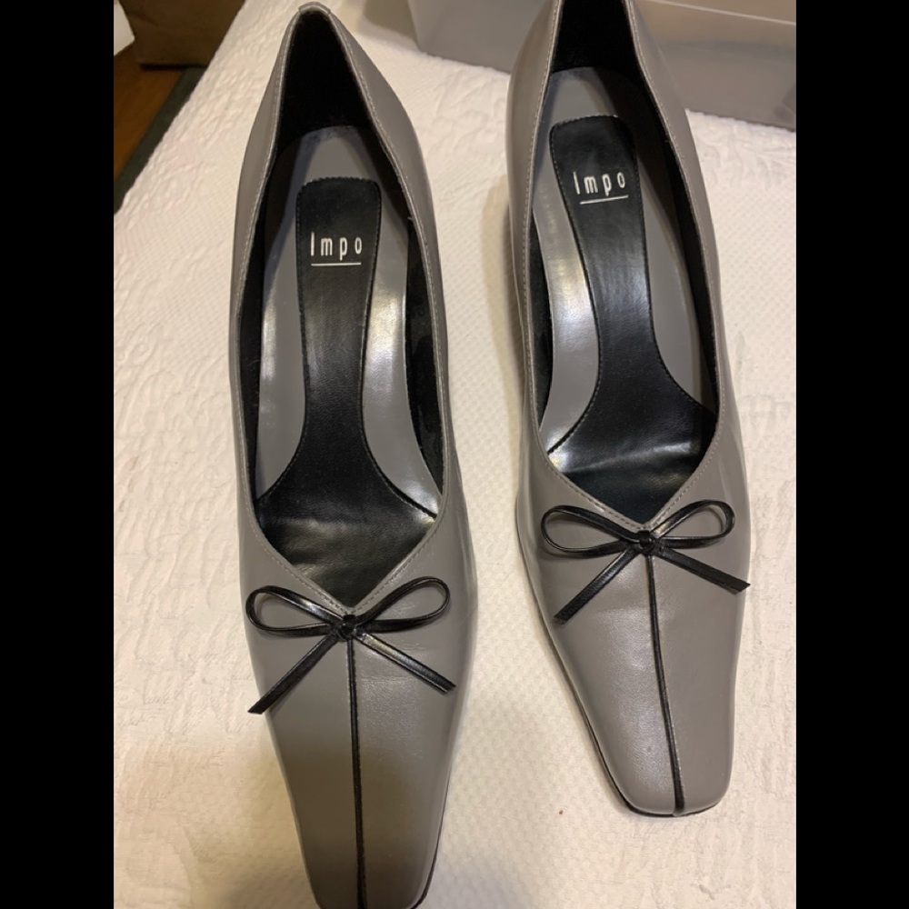 Shoes - Picture 2 of 6